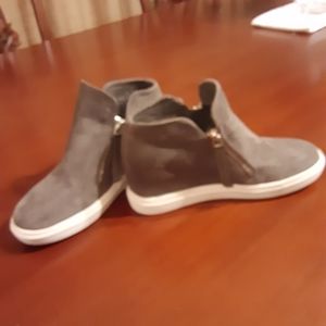 Madden girl wedgie sneaker